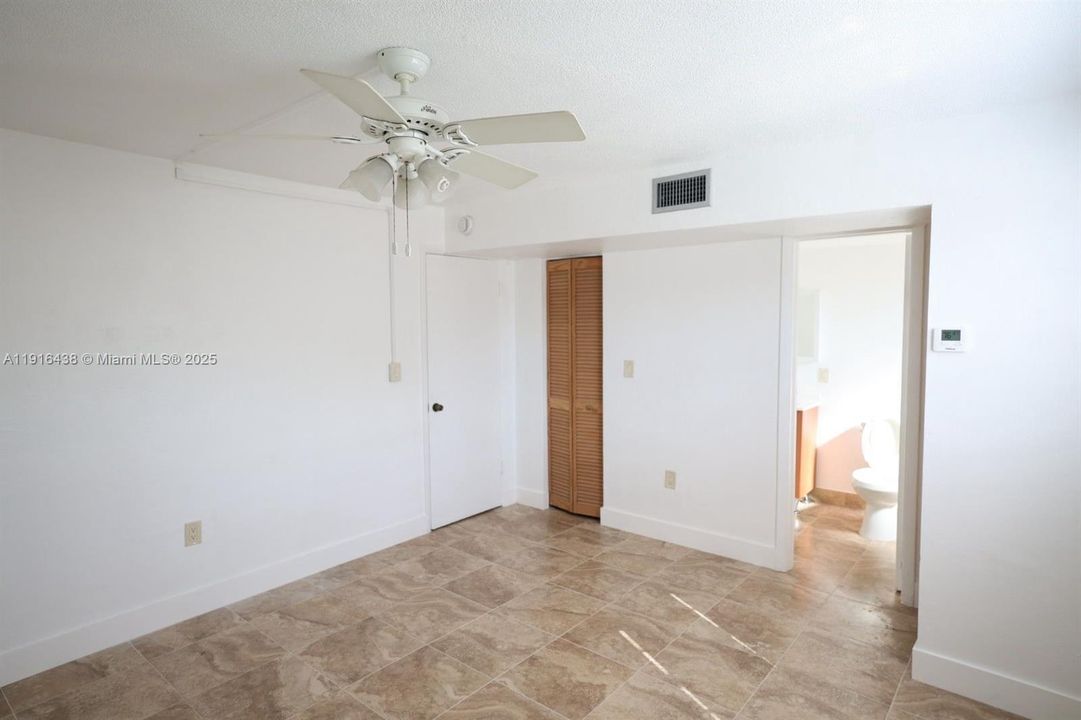 Active With Contract: $1,700 (1 beds, 1 baths, 0 Square Feet)