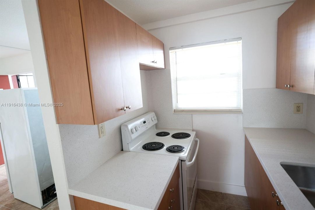Active With Contract: $1,700 (1 beds, 1 baths, 0 Square Feet)