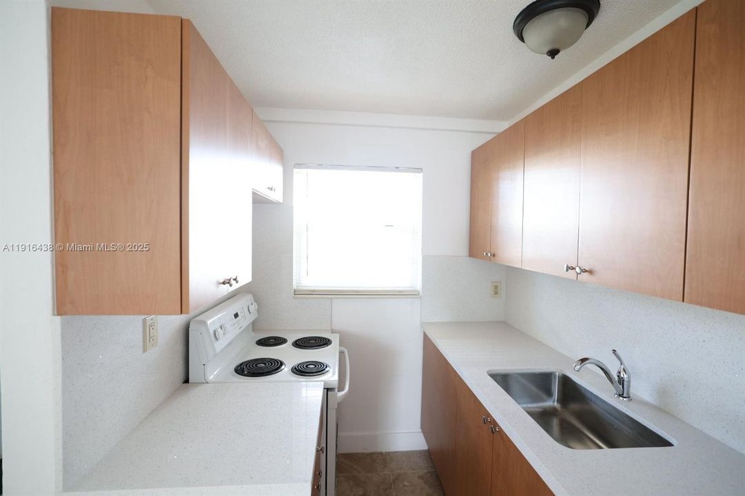 Active With Contract: $1,700 (1 beds, 1 baths, 0 Square Feet)