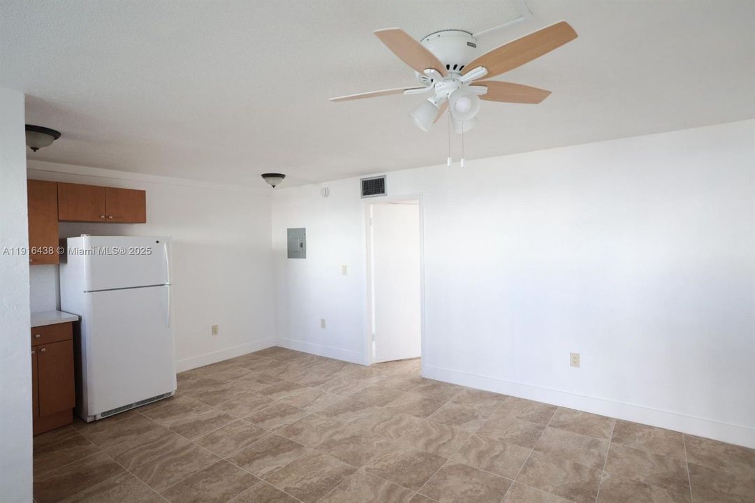 Active With Contract: $1,700 (1 beds, 1 baths, 0 Square Feet)