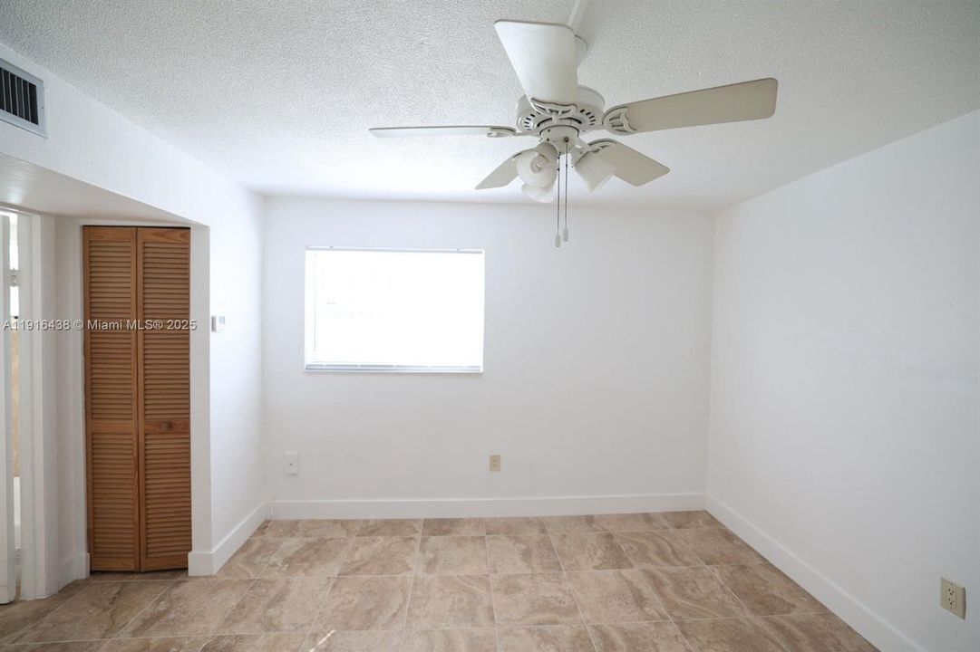 Active With Contract: $1,700 (1 beds, 1 baths, 0 Square Feet)