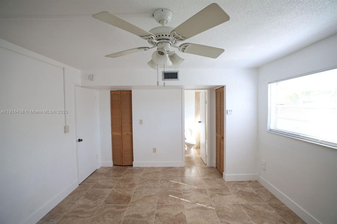 Active With Contract: $1,700 (1 beds, 1 baths, 0 Square Feet)