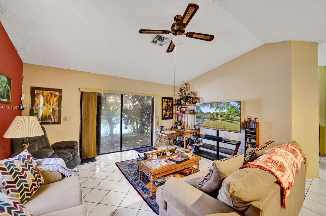 Active With Contract: $550,000 (3 beds, 2 baths, 1884 Square Feet)