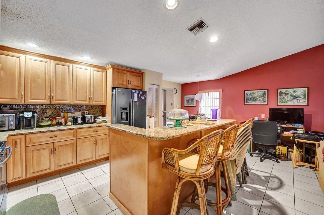 Active With Contract: $550,000 (3 beds, 2 baths, 1884 Square Feet)