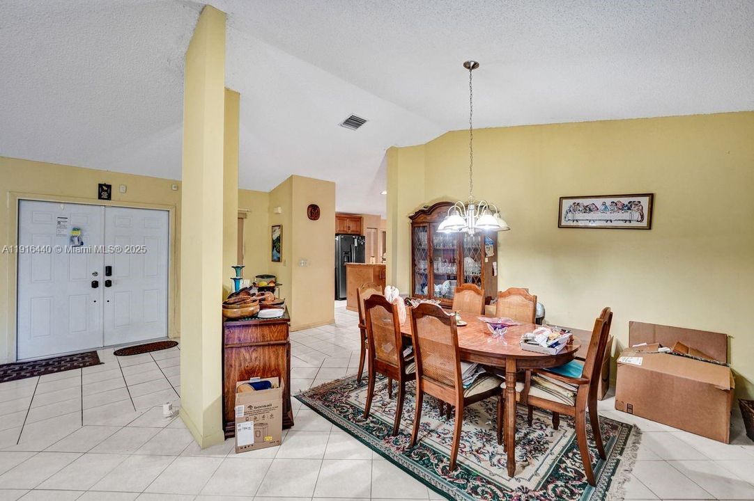 Active With Contract: $550,000 (3 beds, 2 baths, 1884 Square Feet)