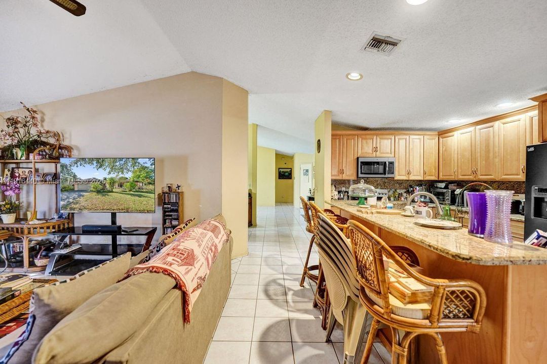 Active With Contract: $550,000 (3 beds, 2 baths, 1884 Square Feet)