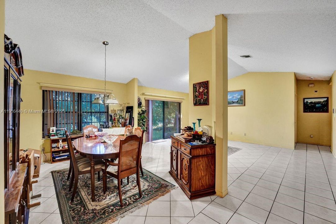 Active With Contract: $550,000 (3 beds, 2 baths, 1884 Square Feet)