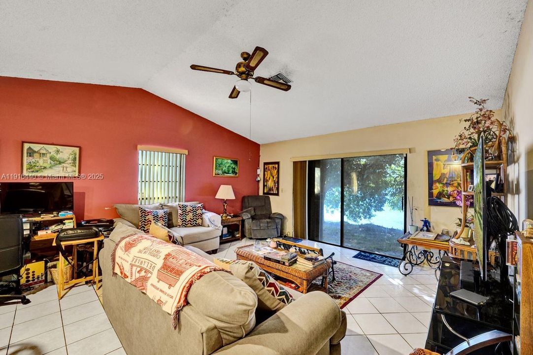 Active With Contract: $550,000 (3 beds, 2 baths, 1884 Square Feet)