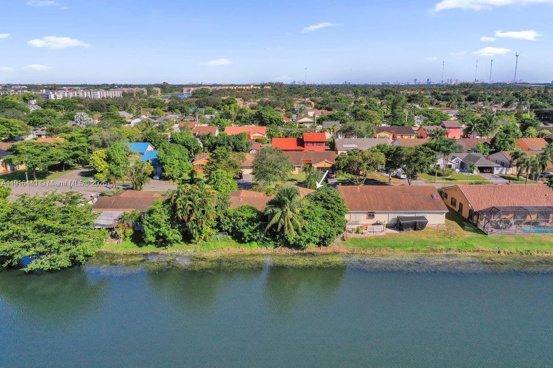 Active With Contract: $550,000 (3 beds, 2 baths, 1884 Square Feet)