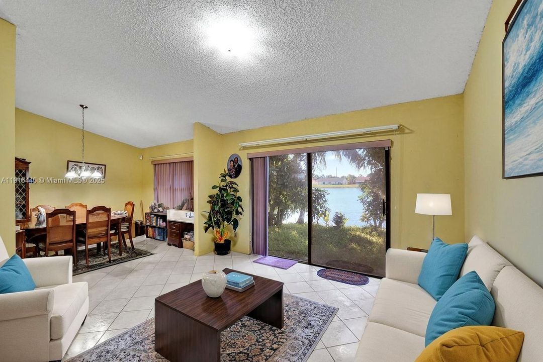 Active With Contract: $550,000 (3 beds, 2 baths, 1884 Square Feet)