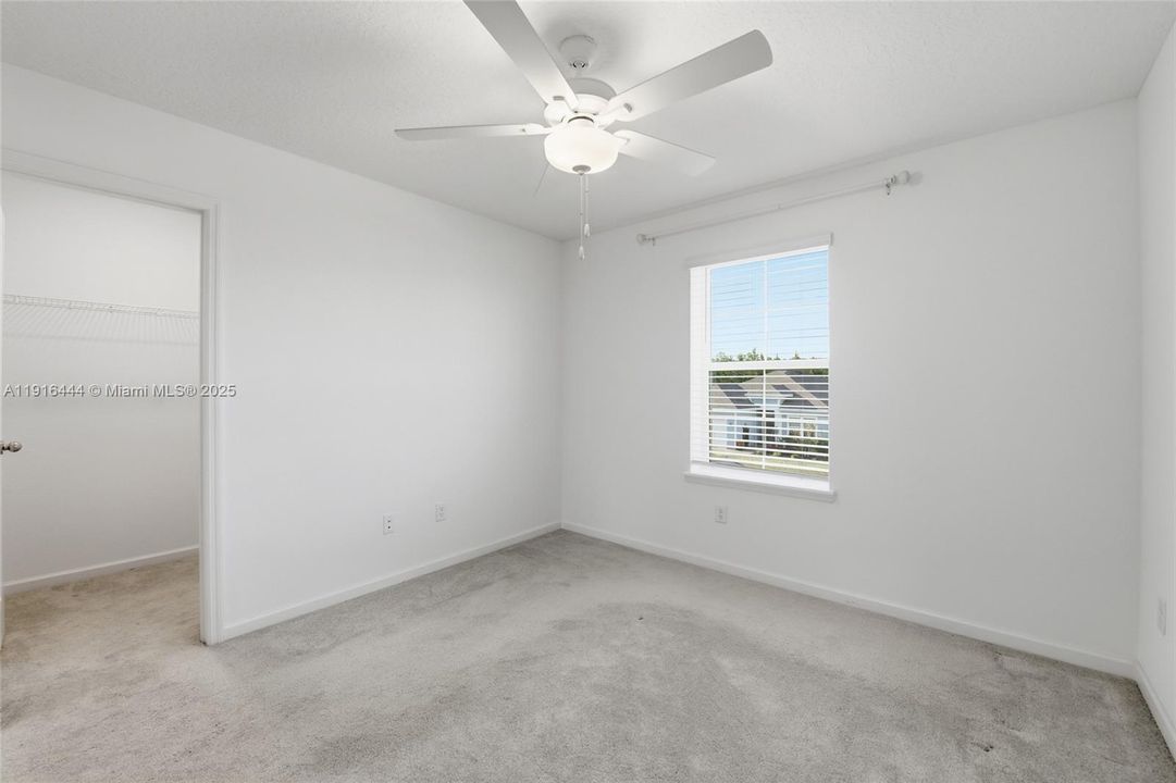 待售: $380,000 (4 贝兹, 2 浴室, 0 平方英尺)