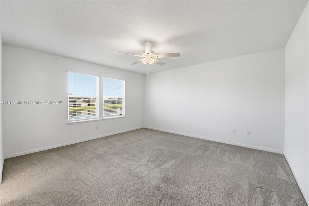 待售: $380,000 (4 贝兹, 2 浴室, 0 平方英尺)