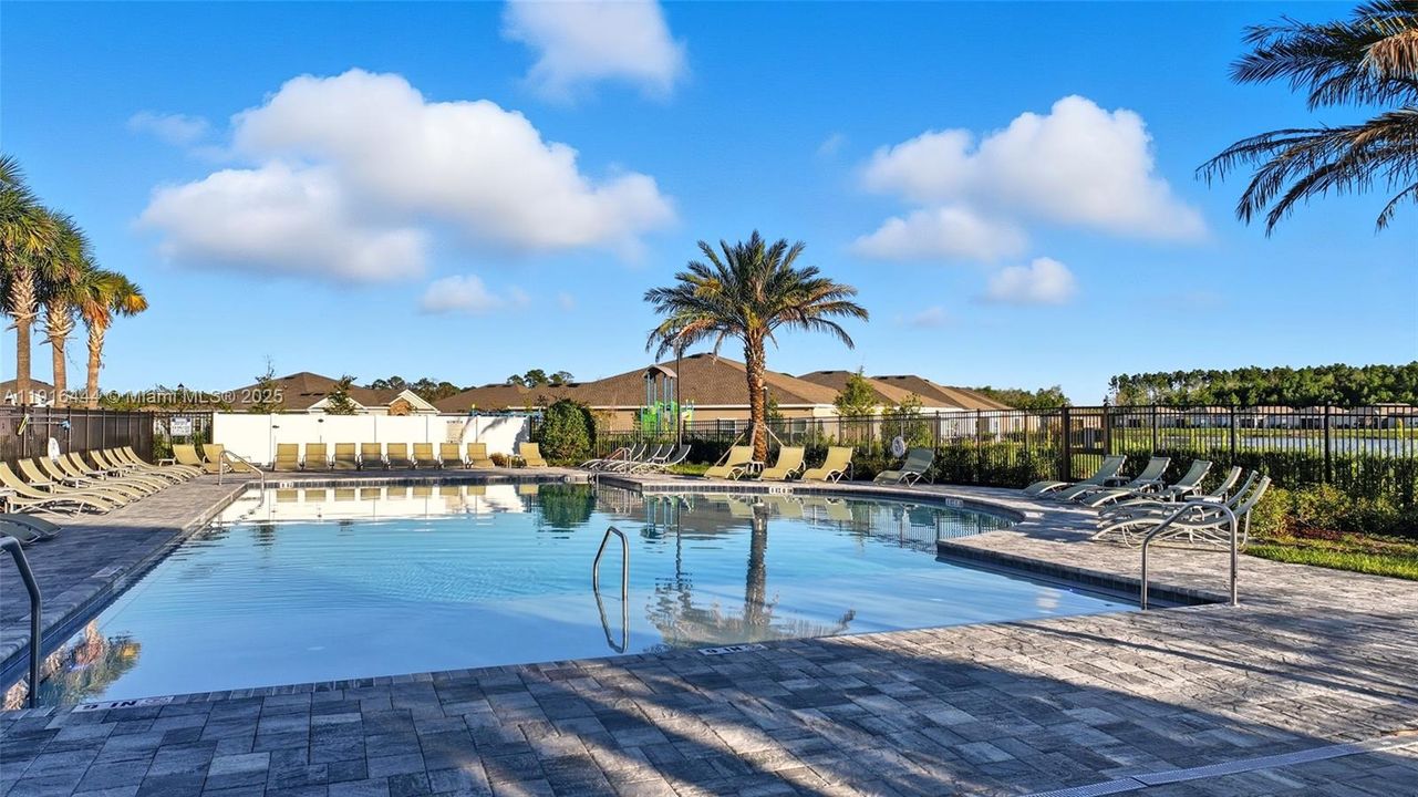 待售: $380,000 (4 贝兹, 2 浴室, 0 平方英尺)