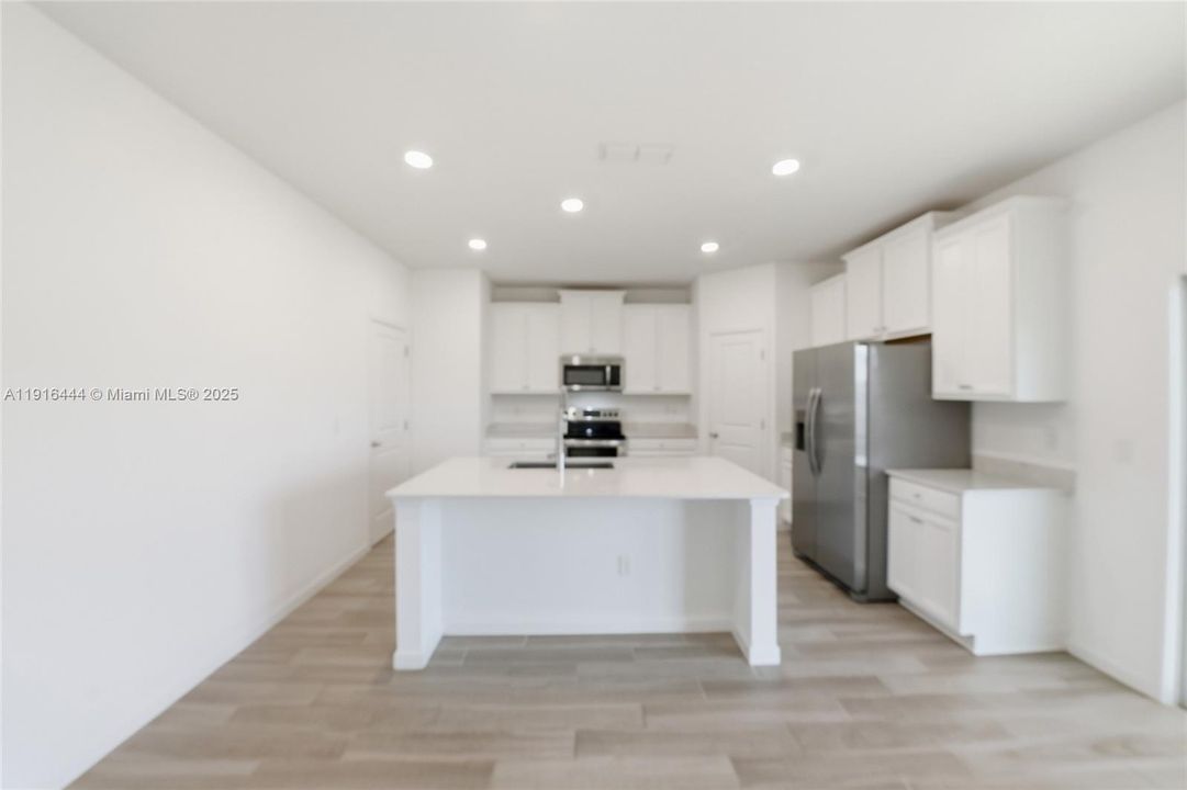 待售: $380,000 (4 贝兹, 2 浴室, 0 平方英尺)