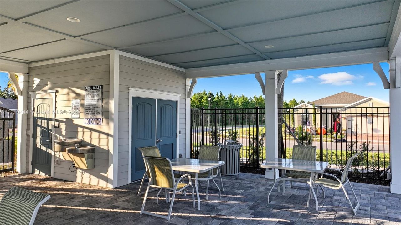 待售: $380,000 (4 贝兹, 2 浴室, 0 平方英尺)