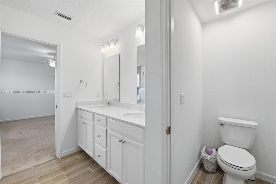 待售: $380,000 (4 贝兹, 2 浴室, 0 平方英尺)