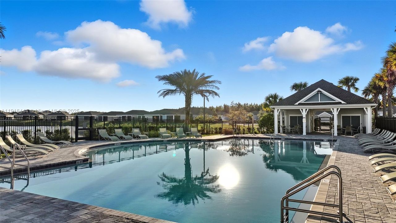 待售: $380,000 (4 贝兹, 2 浴室, 0 平方英尺)