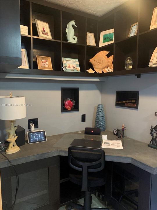 For Rent: $4,000 (2 beds, 2 baths, 1200 Square Feet)