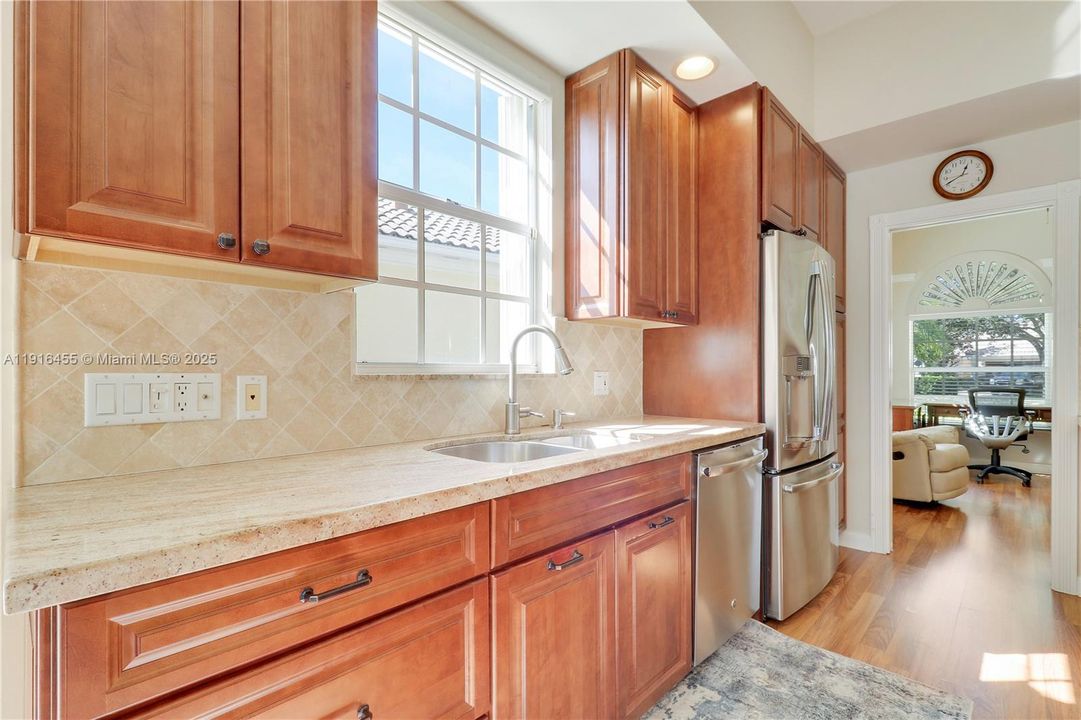 待售: $949,000 (3 贝兹, 2 浴室, 2028 平方英尺)