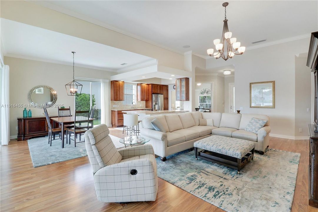 待售: $949,000 (3 贝兹, 2 浴室, 2028 平方英尺)