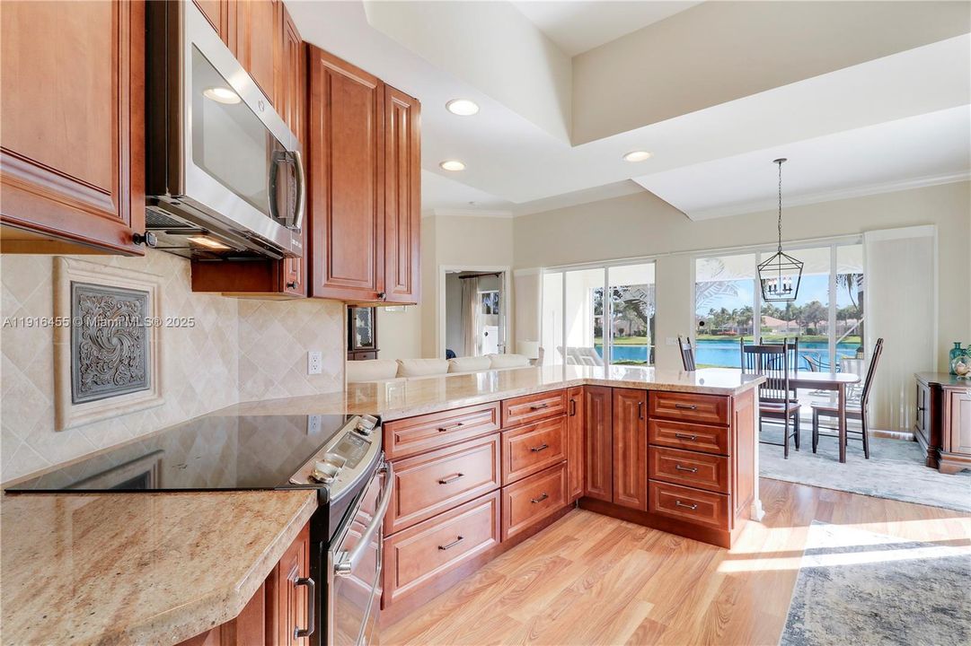 待售: $949,000 (3 贝兹, 2 浴室, 2028 平方英尺)