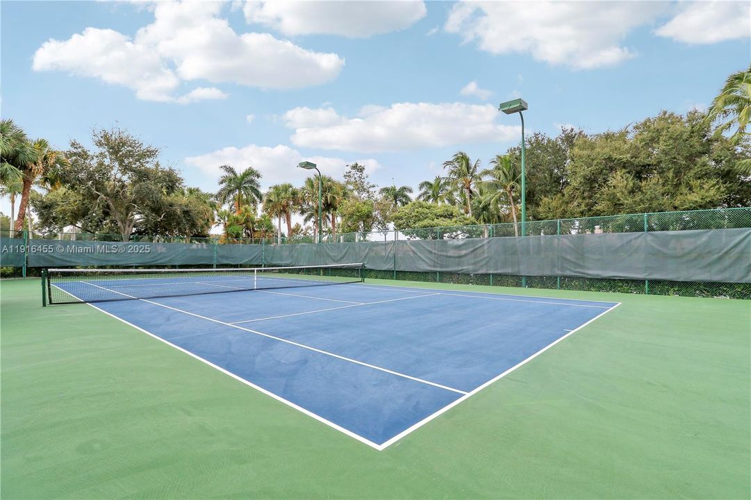 待售: $949,000 (3 贝兹, 2 浴室, 2028 平方英尺)