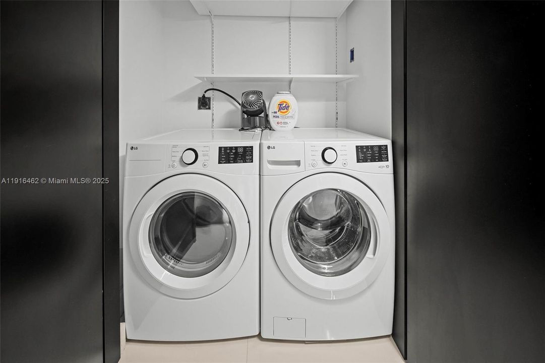 На продажу: $1,375,000 (2 спален, 2 ванн, 1147 Квадратных фут)