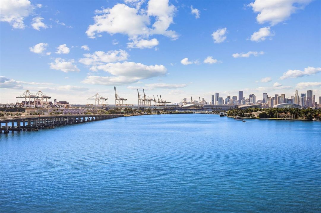 На продажу: $1,375,000 (2 спален, 2 ванн, 1147 Квадратных фут)