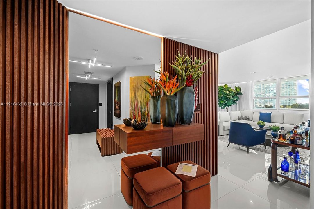 На продажу: $1,375,000 (2 спален, 2 ванн, 1147 Квадратных фут)