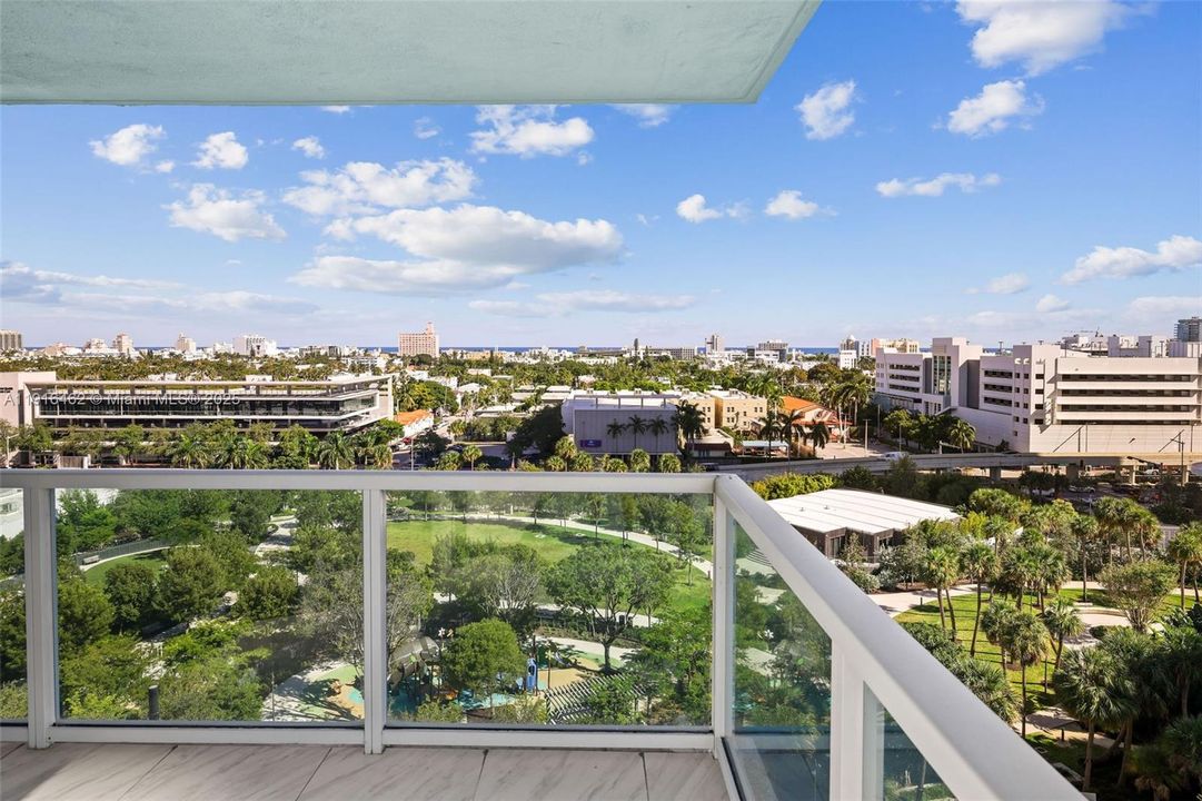 На продажу: $1,375,000 (2 спален, 2 ванн, 1147 Квадратных фут)