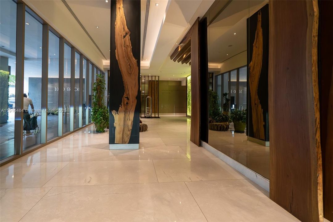 出租: $9,000 (3 贝兹, 3 浴室, 1753 平方英尺)