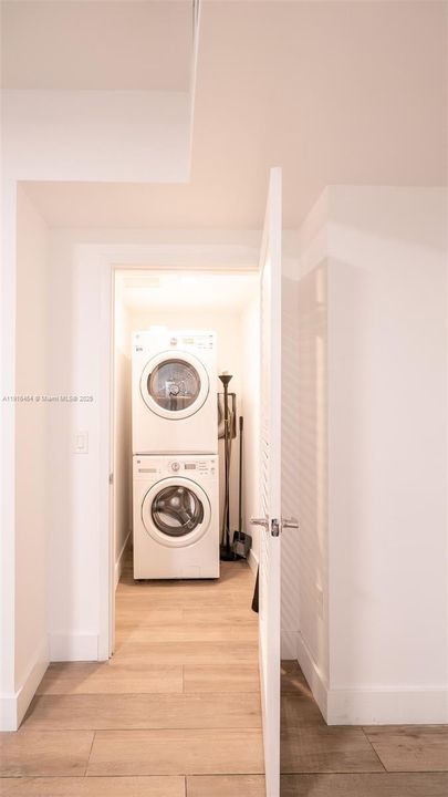 出租: $9,000 (3 贝兹, 3 浴室, 1753 平方英尺)