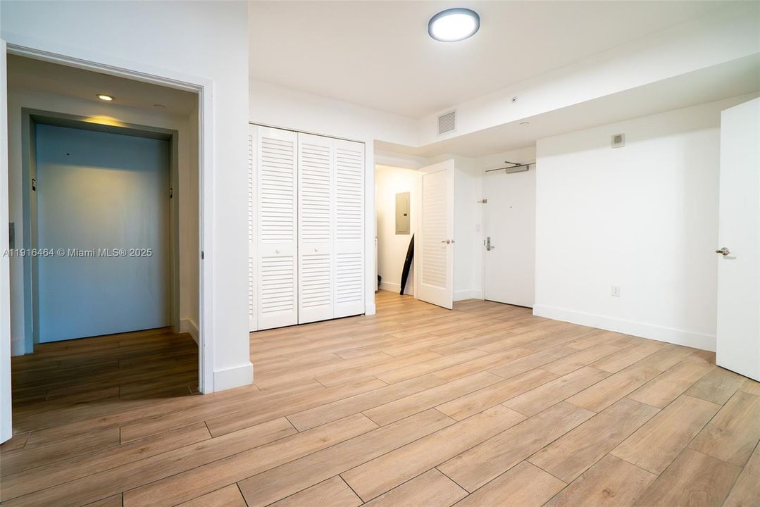 出租: $9,000 (3 贝兹, 3 浴室, 1753 平方英尺)