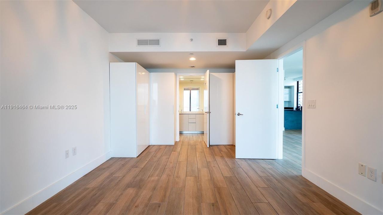 出租: $9,000 (3 贝兹, 3 浴室, 1753 平方英尺)