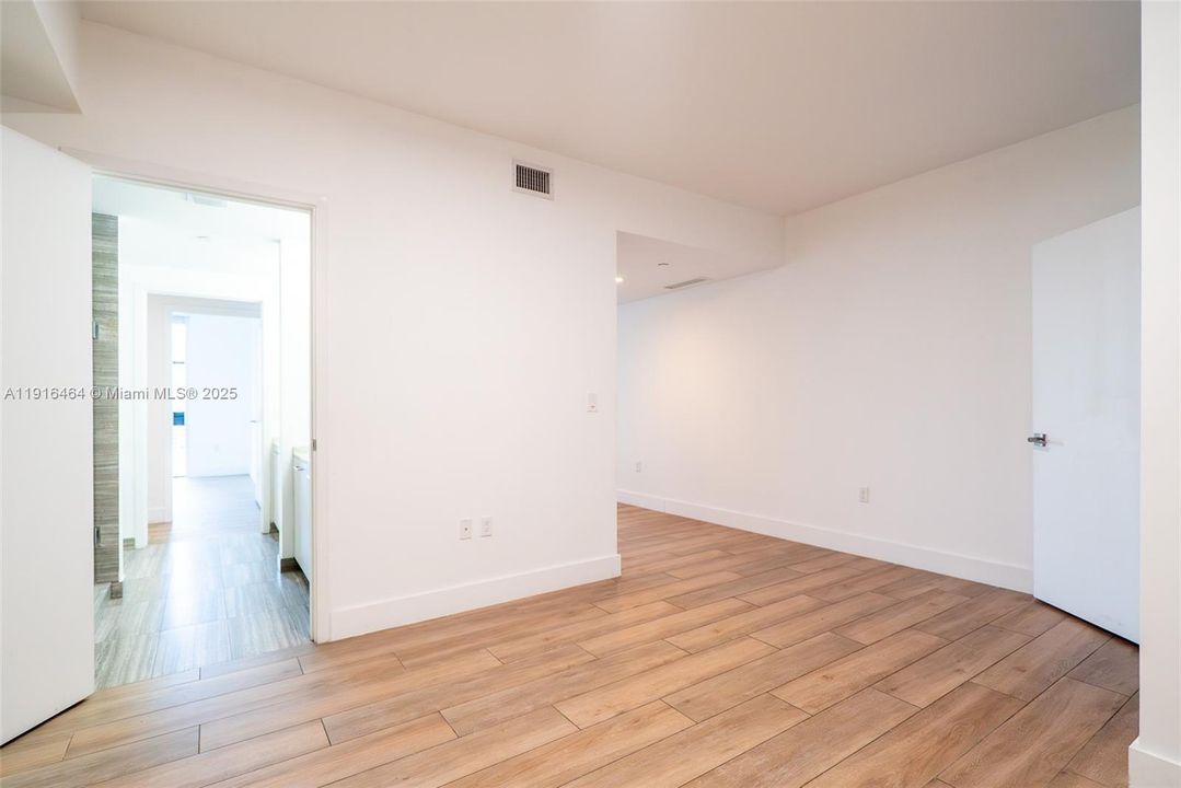 出租: $9,000 (3 贝兹, 3 浴室, 1753 平方英尺)