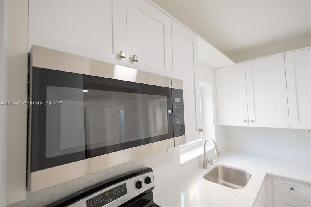 For Rent: $4,950 (5 beds, 3 baths, 1984 Square Feet)