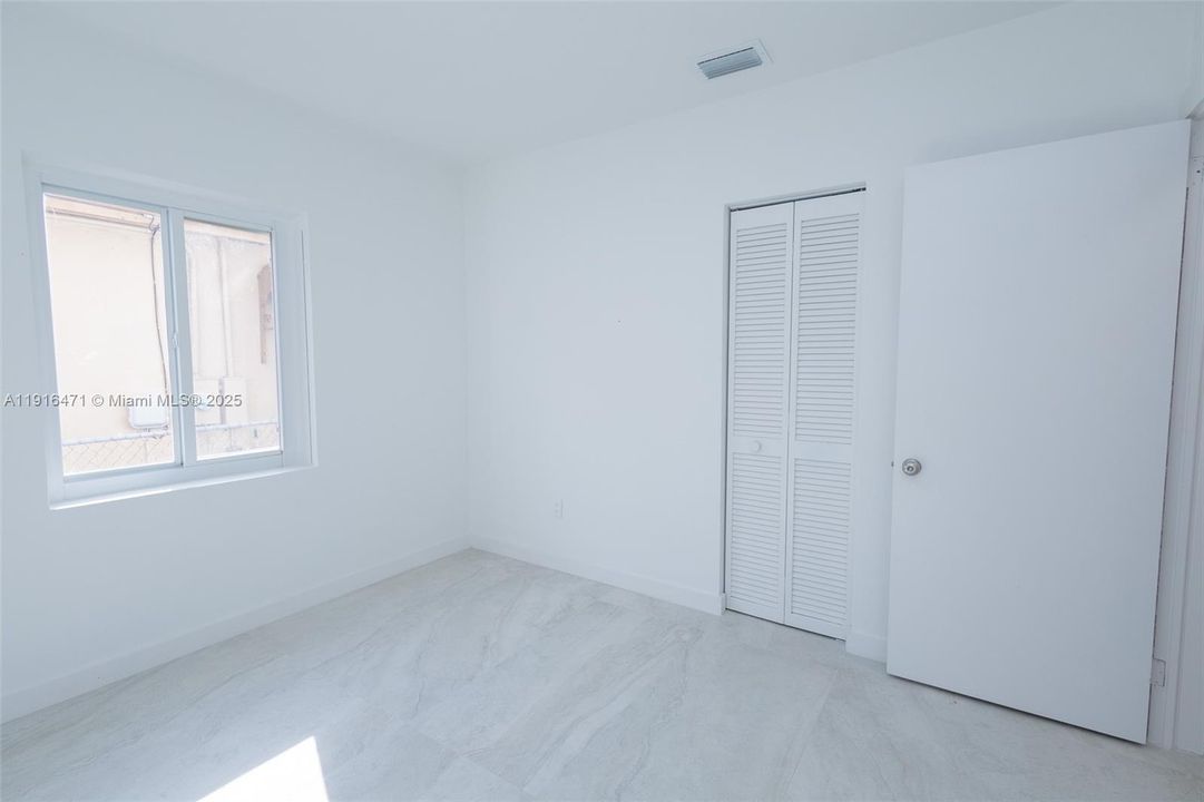 For Rent: $4,950 (5 beds, 3 baths, 1984 Square Feet)