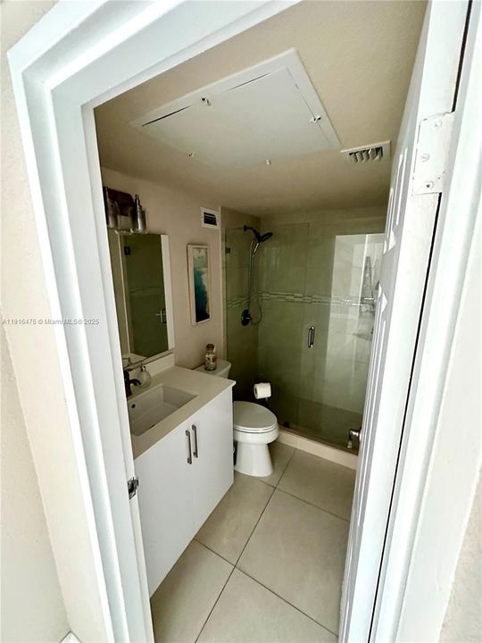 For Sale: $420,000 (1 beds, 1 baths, 745 Square Feet)