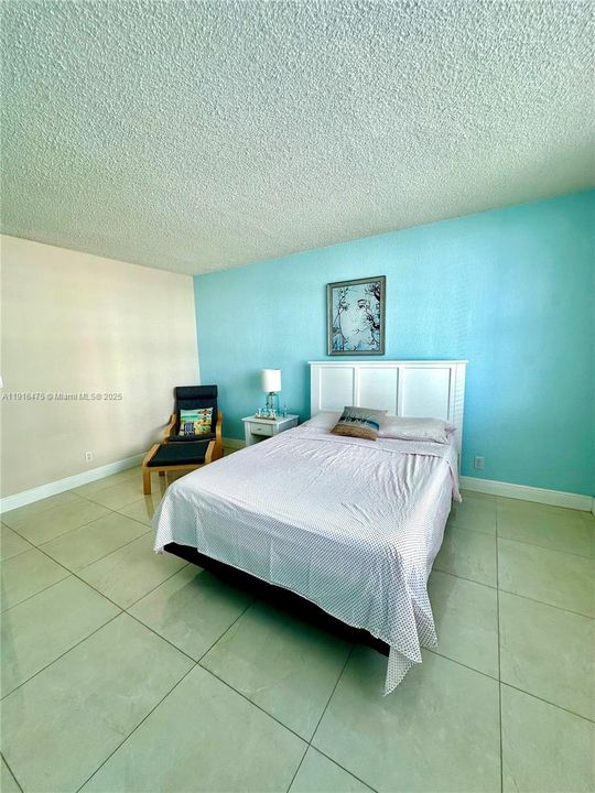 For Sale: $420,000 (1 beds, 1 baths, 745 Square Feet)