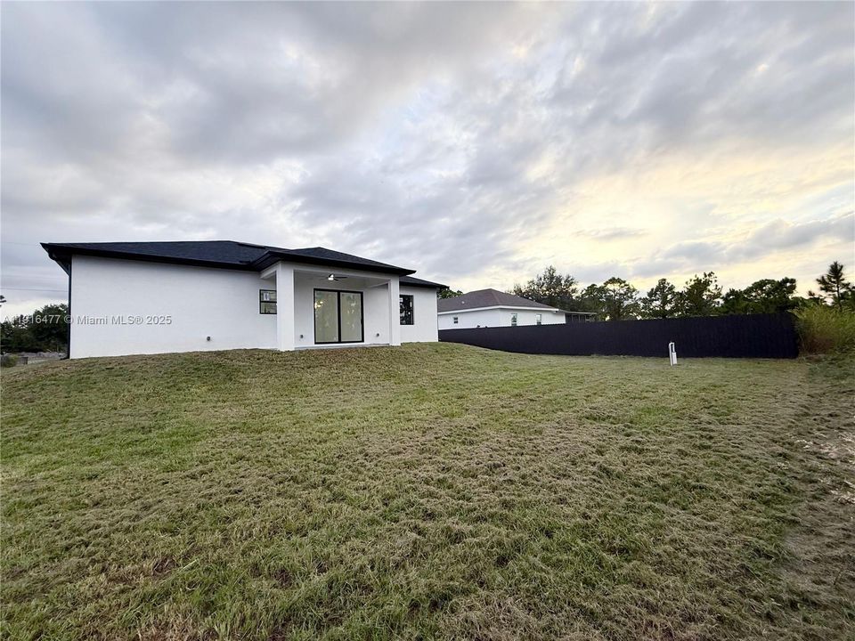 待售: $398,000 (3 贝兹, 2 浴室, 1747 平方英尺)