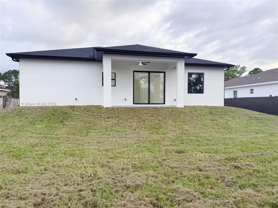 待售: $398,000 (3 贝兹, 2 浴室, 1747 平方英尺)