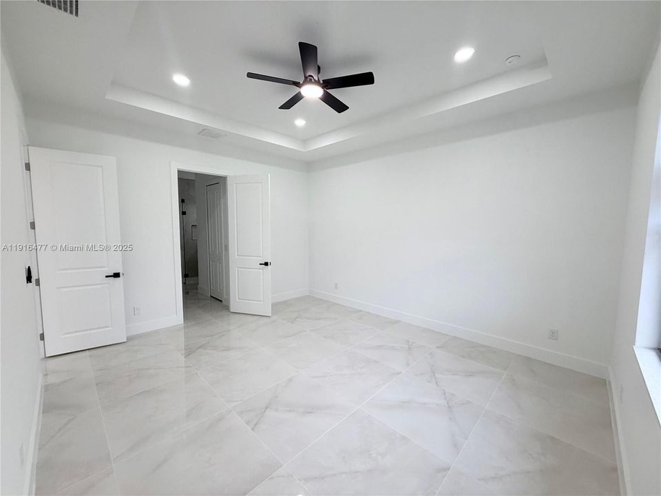 待售: $398,000 (3 贝兹, 2 浴室, 1747 平方英尺)