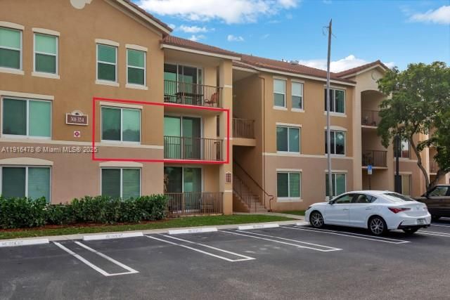 Под контрактом: $1,750 (1 спален, 1 ванн, 793 Квадратных фут)