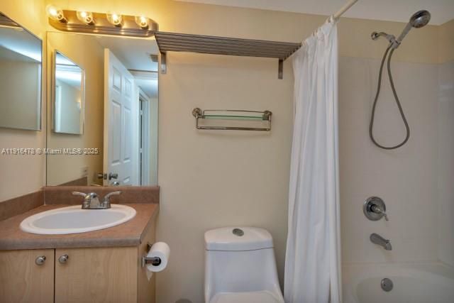 Под контрактом: $1,750 (1 спален, 1 ванн, 793 Квадратных фут)