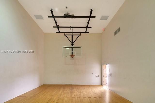 Под контрактом: $1,750 (1 спален, 1 ванн, 793 Квадратных фут)