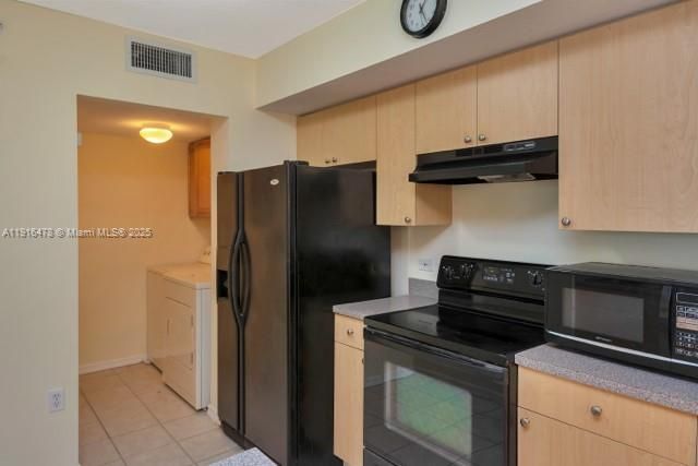 Под контрактом: $1,750 (1 спален, 1 ванн, 793 Квадратных фут)