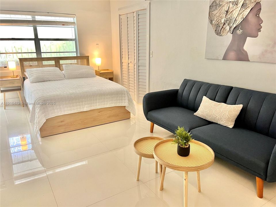 Active With Contract: $1,950 (0 beds, 1 baths, 506 Square Feet)