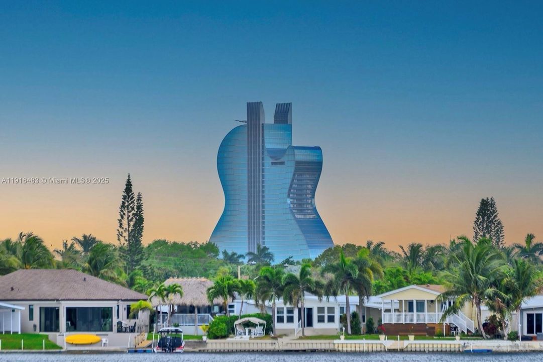 For Sale: $425,000 (2 beds, 2 baths, 1320 Square Feet)