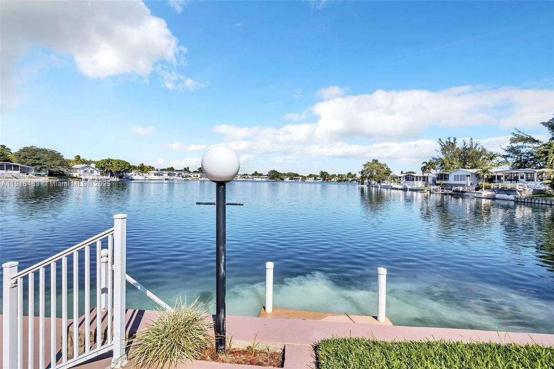 For Sale: $425,000 (2 beds, 2 baths, 1320 Square Feet)