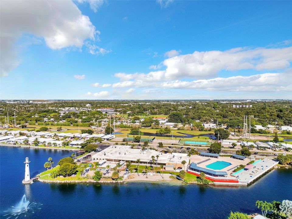 For Sale: $425,000 (2 beds, 2 baths, 1320 Square Feet)